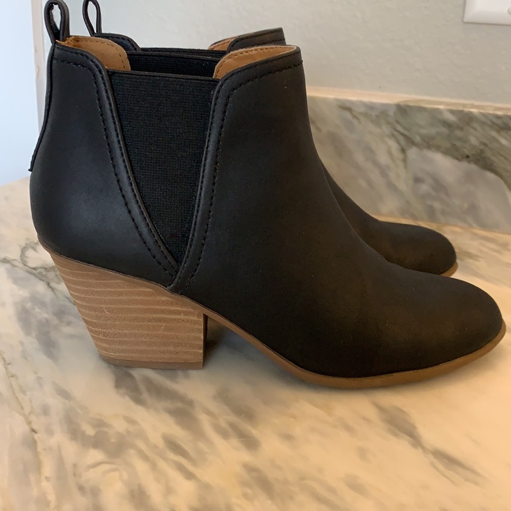 Dolce Vita Black Ankle Boots Size 7.5
